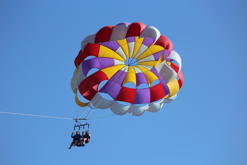 Parasailing from Sapphire Marina